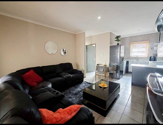 2 BEDROOM APARTMENT FOR SALE IN WITPOORTJIE